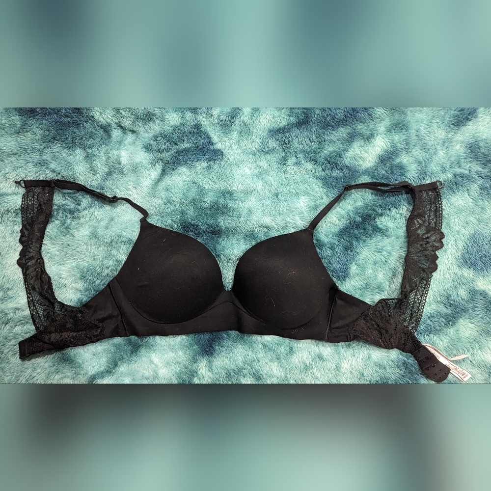Incredible Victoria Secret Bra 34C NEVER WORN